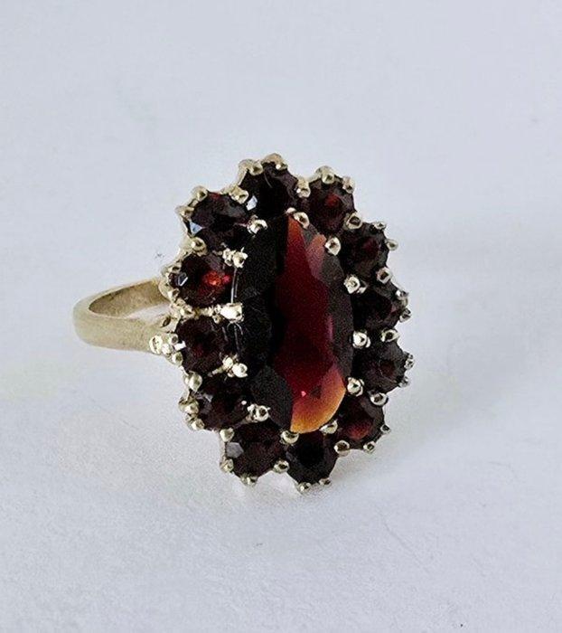 Ring - 8 karaat Geel goud - Vintage ring met granaat, Sieraden, Tassen en Uiterlijk, Ringen