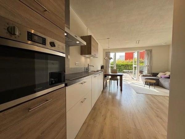 Te huur: Appartement Martinus Nijhoffweg in Den Haag met 2 k, Huizen en Kamers, Huizen te huur, Direct bij eigenaar, A++, Tussenwoning