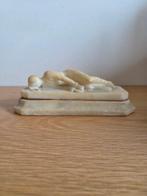 sculptuur, Figura feminina deitada - 7 cm - Marmer