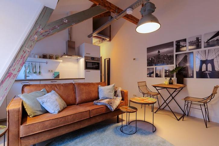 Appartement te huur in Gooise Meren - 32 m² - 2 kamer(s) - 2, Huizen en Kamers, Huizen te huur, Noord-Holland, Appartement