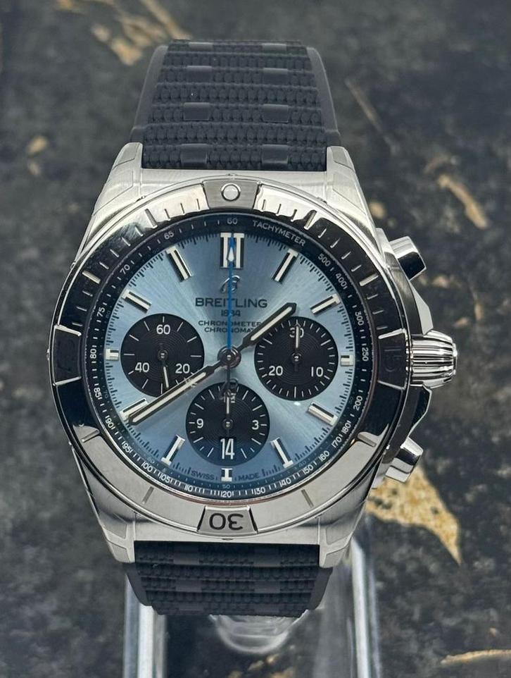 Breitling Chronomat B01 42mm -  Ice Blue Chrono Dial - New, Sieraden, Tassen en Uiterlijk, Horloges | Heren, Polshorloge, Nieuw