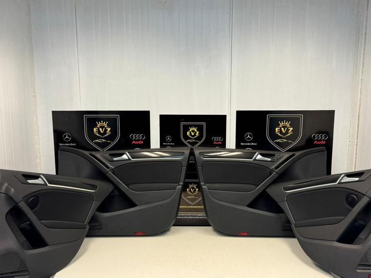 VW Golf VI portier bekledingset 4-deurs compleet bj.2010, Auto-onderdelen, Interieur en Bekleding, Gebruikt, Volkswagen