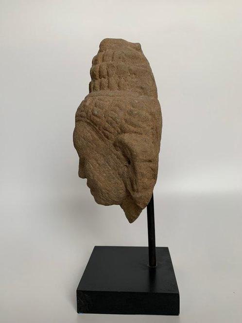 Buddha - Zandsteen - Khmer Bayon-style - South East Asia -, Antiek en Kunst, Antiek | Overige Antiek