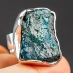 Ring met grote edelsteen in ruwe staat Natuurlijke ruwe neon, Verzamelen