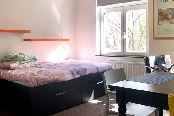 Kamer Tongersestraat in Maastricht, Huizen en Kamers, Kamers te huur, 20 tot 35 m², Maastricht