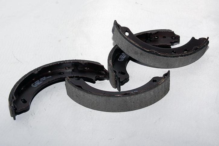 Handremschoenset, Auto-onderdelen, Remmen en Aandrijving, Ophalen of Verzenden