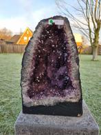 NRP: Hoofdkwartier Amethistkathedraal - Geode Amethist -, Verzamelen, Mineralen en Fossielen