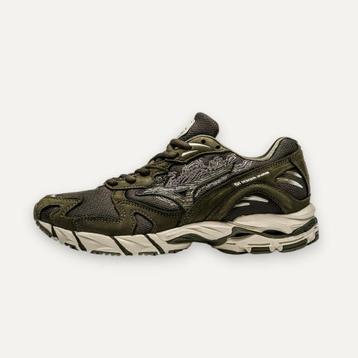 Mizuno x Maharishi Wave Rider 10 Phoenix beschikbaar voor biedingen