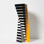 Gio Schiano - sculptuur, Double Stairs - 48 cm - Gegoten