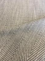 Zacht en consistente geweven stof met spinpluizendetails in