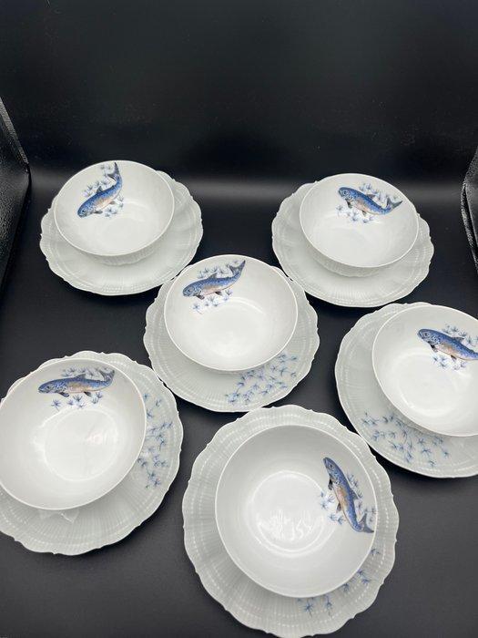 A. Giraud & Cie, Limoges - Kop en schotel - Bouillon cup -, Antiek en Kunst, Antiek | Meubels | Tafels