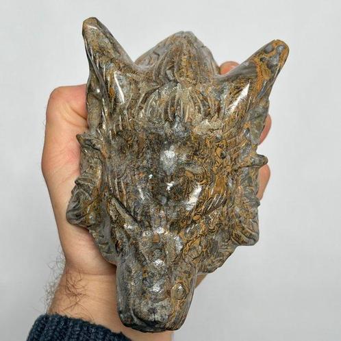 Jaspis High level carving Wolf of Jaspis - Hoogte: 16 cm -, Verzamelen, Mineralen en Fossielen