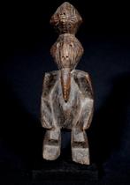 Figuur - Junkun-beeldje op een voetstuk - 20,5 cm - Togo, Antiek en Kunst