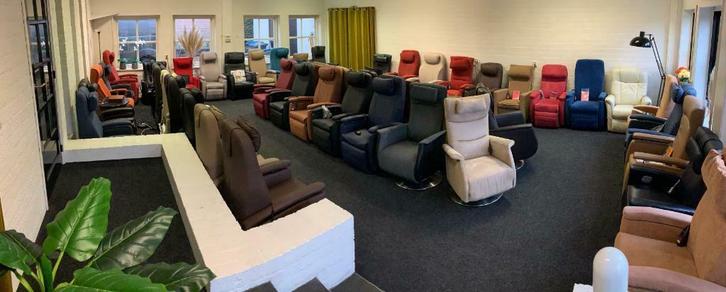 Breed aanbod Showmodel Sta op stoel/relaxfauteuil 1.295 euro, Huis en Inrichting, Fauteuils, 75 tot 100 cm, Zo goed als nieuw