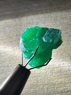 Smaragd Ruw. 14,85 ct. Top Green Emerald Crystal. 100%, Verzamelen, Mineralen en Fossielen