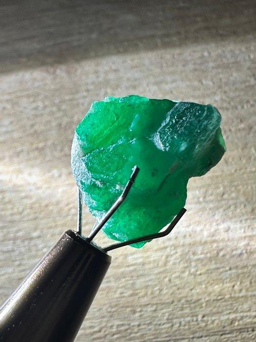 Smaragd Ruw. 14,85 ct. Top Green Emerald Crystal. 100%, Verzamelen, Mineralen en Fossielen