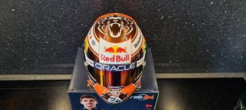 Max Verstappen - 2024 - Scale 1/2 helmet beschikbaar voor biedingen