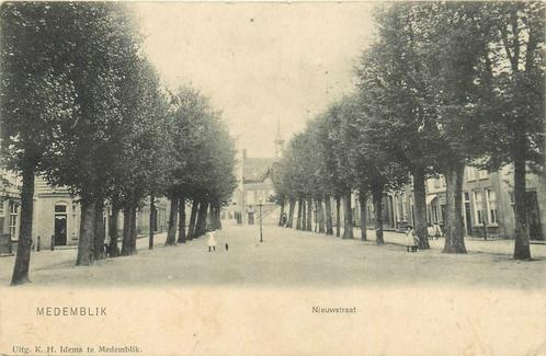 Medemblik Nieuwstraat, Verzamelen, Ansichtkaarten | Nederland, Gelopen, Verzenden