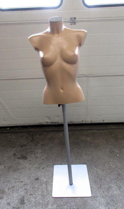 Paspop, Etalagepop Vrouw - Huidkleur, op laag standaard, B24, Zakelijke goederen, Kantoor en Winkelinrichting | Winkel en Inventaris