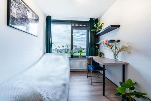 Eigen Kamer aan Bernsteinstraat, Capelle aan den IJssel, Huizen en Kamers, Kamers te huur, 50 m² of meer