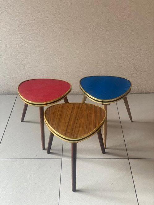 Set bijzettafels - Hout - Drie bijzettafeltjes, Antiek en Kunst, Kunst | Designobjecten