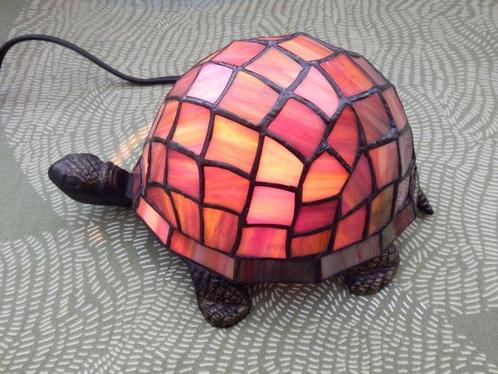 Fraaie Tiffany lamp kleur Rood in de vorm van een schildpad, Antiek en Kunst, Kunst | Designobjecten