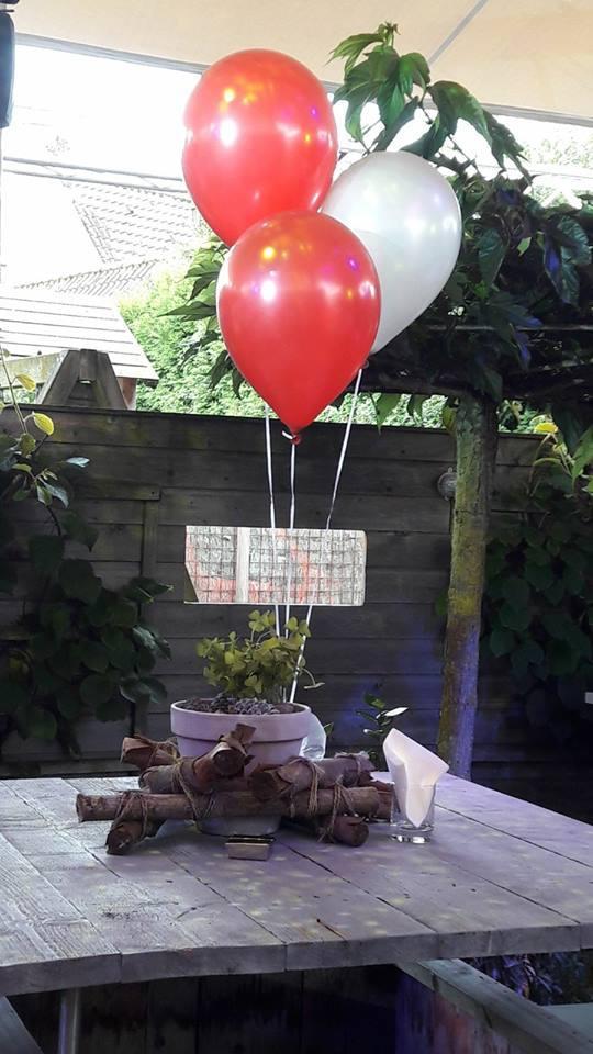 3 Helium Ballonnen aan gewichtje -Rood - Wit, Kleding | Heren, Carnavalskleding en Feestkleding