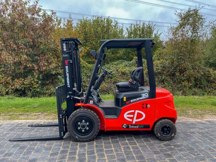 EFL303(B) heftruck | Zo goed als nieuw | 2024, Zakelijke goederen, Machines en Bouw | Heftrucks en Intern transport, Heftruck