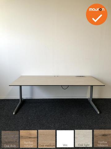 Ahrend 500 elektrisch verstelbaar bureau - Grijs Eiken tresp beschikbaar voor biedingen