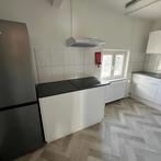 Studentenkamer met tuin en parkeerplaats gevonden in Sittard, Huizen en Kamers, Kamers te huur, 50 m² of meer, Overige regio's
