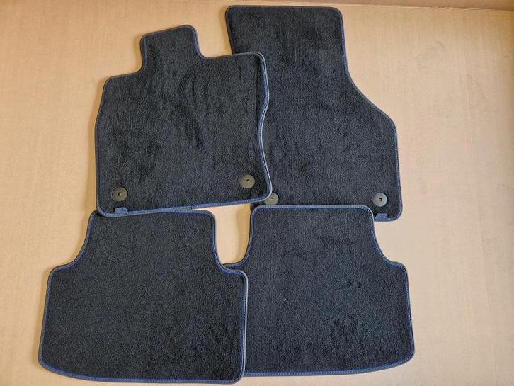 Mattenset VW Golf 8 R Line Blauw Origineel Nieuw, Auto-onderdelen, Overige Auto-onderdelen, Nieuw, Volkswagen, Verzenden