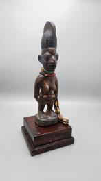 prachtig standbeeld van ibeji-tweeling - Yoruba - Nigeria