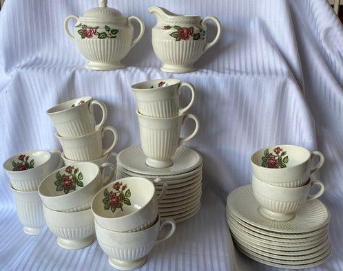 Wedgwood - Moss Rose of Etruria - Kop en schotel (37) -, Antiek en Kunst, Antiek | Meubels | Tafels