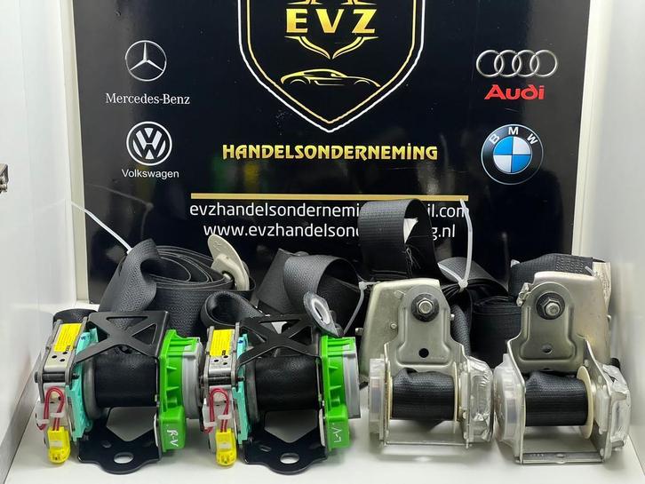 Toyota Auris veiligheidsgordel set voor en achter bj.2010, Auto-onderdelen, Interieur en Bekleding, Gebruikt, Toyota