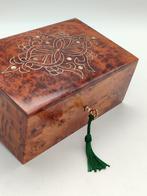 Sieradendoos - Hout (Thuya), hout, parelmoer, marqueterie,