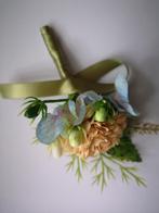 Luxe corsage, corsage coffee met blauw, groen besjes no23, Ophalen of Verzenden, Nieuw