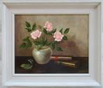 Nico Bruynesteyn (1893-1950) - Rozen in vaas en oude boeken