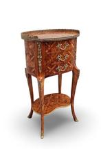Table de Chevet - Chiffonnière tafel- de parquet Versailles, Antiek en Kunst