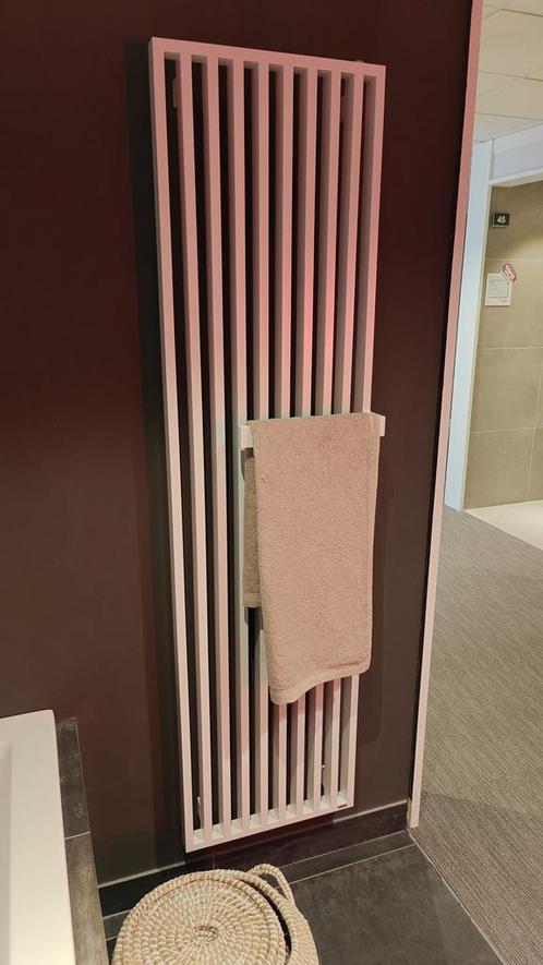 Showmodel Vasco Bridge wit 47x180 - 0038, Doe-het-zelf en Verbouw, Verwarming en Radiatoren, 500 tot 800 watt, Nieuw, Radiator