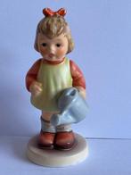 Goebel - Beeldje - Muß noch gießen / Natures Gift - TMK7 -