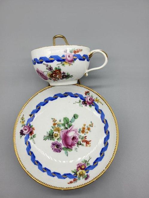 Meissen - Kop en schotel - Porselein, Antiek en Kunst, Antiek | Glas en Kristal