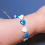 Blauw hart armband met schelphartjes, Overige materialen, Nieuw, Met bedels of kralen, Verzenden