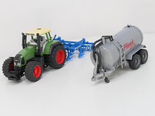 Schaal 1:16 Bruder tractor set 2060 2235 en 2020 Fendt Fa..., Hobby en Vrije tijd, Modelauto's | Overige schalen, Gebruikt, Ophalen of Verzenden