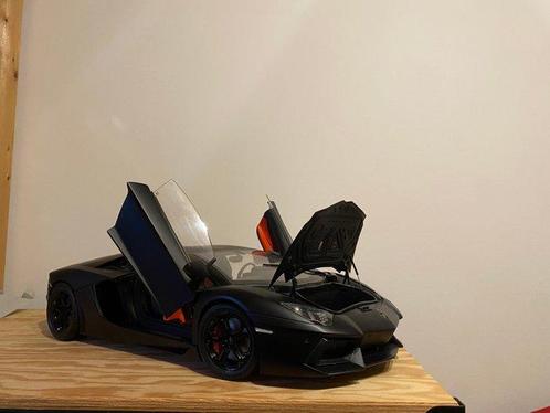 Pocher 1:8 - Modelauto - Lamborghini Aventador, Hobby en Vrije tijd, Modelauto's | 1:5 tot 1:12