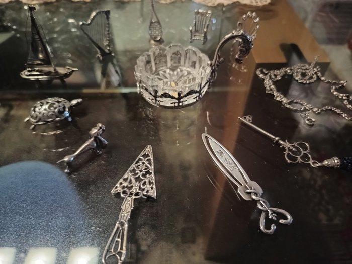sculptuur, Vari pezzi in miniatura in argento - 3 cm - .800, Antiek en Kunst, Antiek | Goud en Zilver