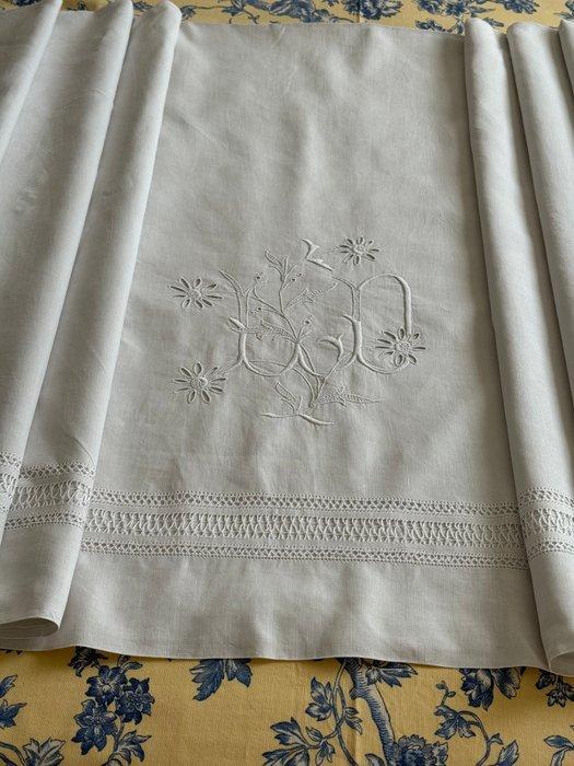 Prachtige oude stof van gemengd weefsel. Monogram LD met, Antiek en Kunst, Antiek | Kleden en Textiel