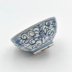 Oud-Chinees Blauw en wit porselein Kom met bloemdecoratie -, Antiek en Kunst