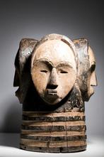 Helm - Giftand - Gabon