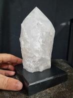 Grote bergkristal punt op luxe standaard Kristalcluster -, Verzamelen