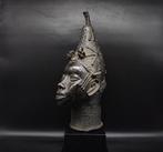 Magnifique tête de reine mère - sculptuur - De ingevoerde